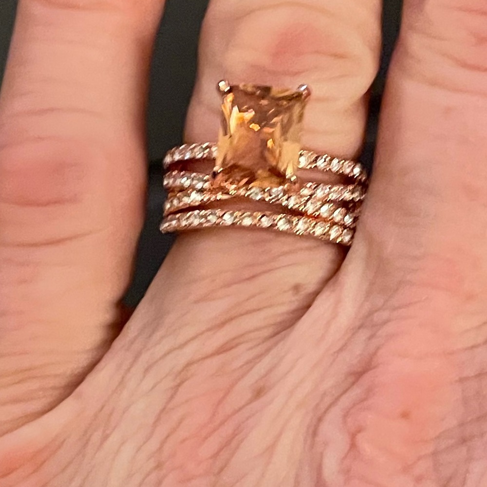 Sparkling Women’s 925 Sterling Silver - Rise Gold Plate Morganite Ring - Picture 1 of 2